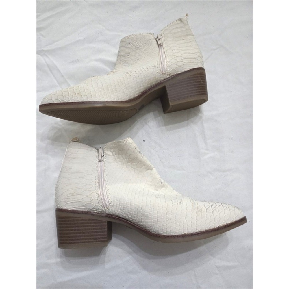 NWOTD Mia 9 Python Faux Snake Western Stack Heel Ankle Boot Booties Ivory 131432